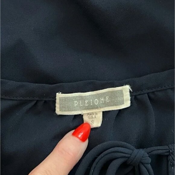 Anthropologie Pleione Blouse Women’s Size Small Navy Blue Tie Neckline Excellent - Picture 4 of 4